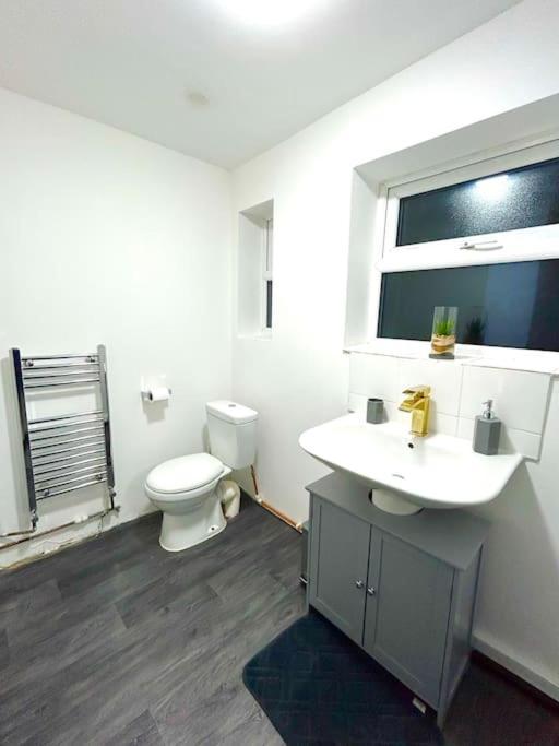 Home In Levenshulme, Manchester Extérieur photo
