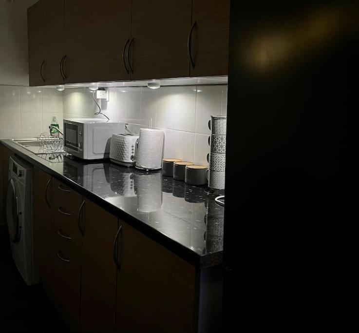 Home In Levenshulme, Manchester Extérieur photo