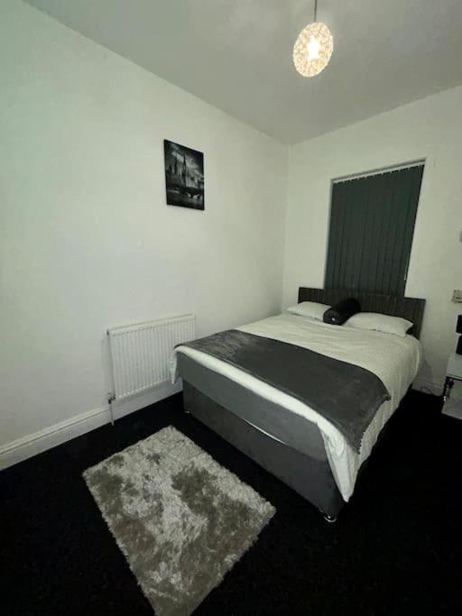Home In Levenshulme, Manchester Extérieur photo